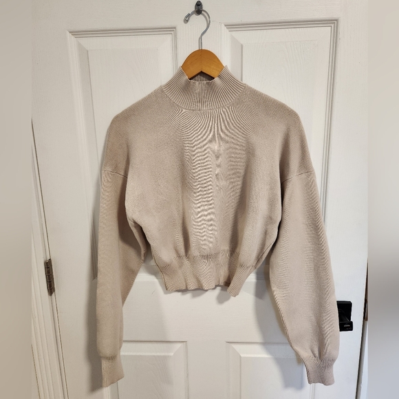 High neck sweater - Picture 1 of 3